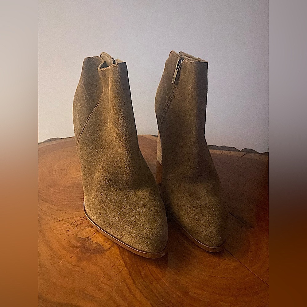 Ivanka Trump - heeled bootie
